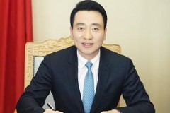 农业银行行长李伟东探秘：从乡村到领跑金融的“超人”